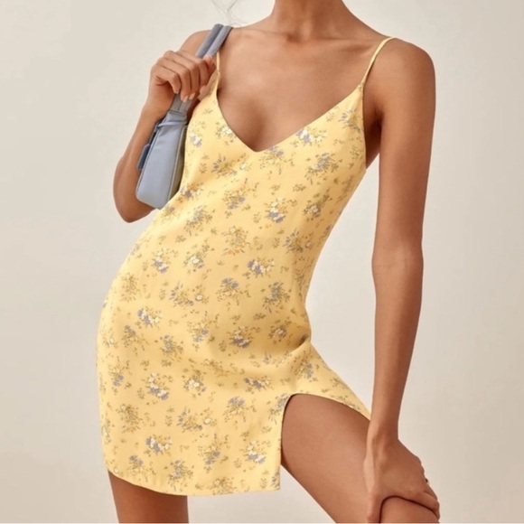 Reformation Dresses & Skirts - Reformation Marlowe Dress in Felicity